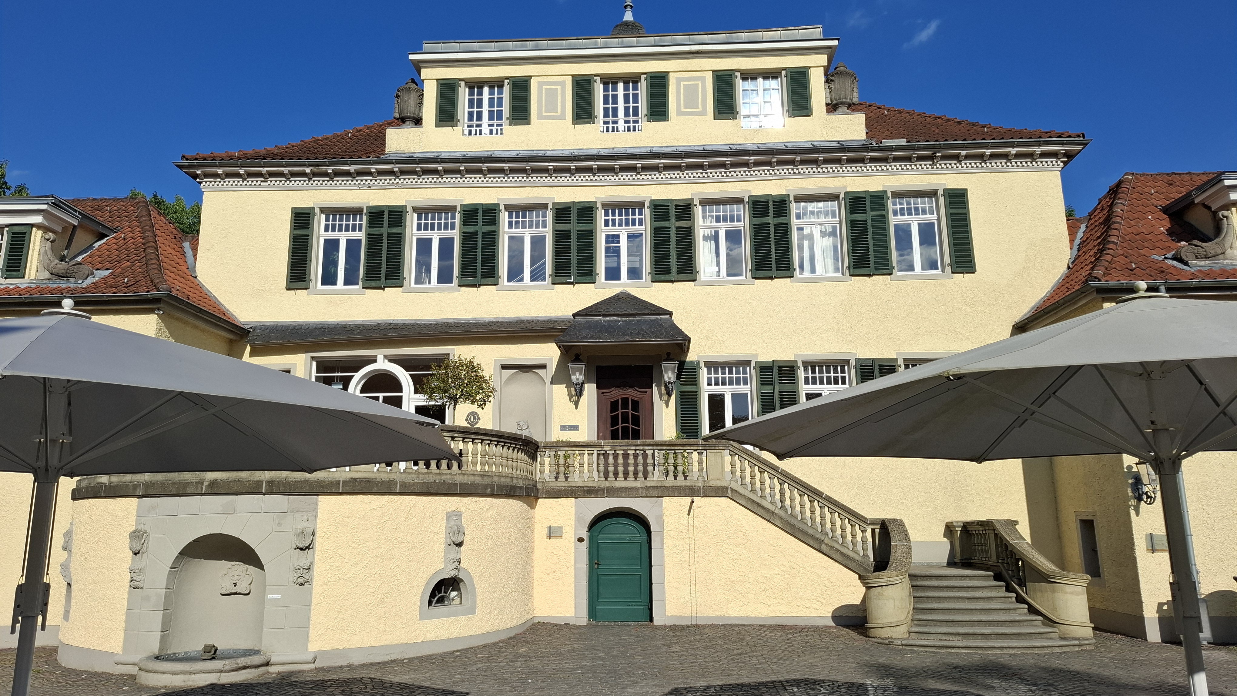 Romantischer Weihnachtsmarkt in Schloss Eulenbroich