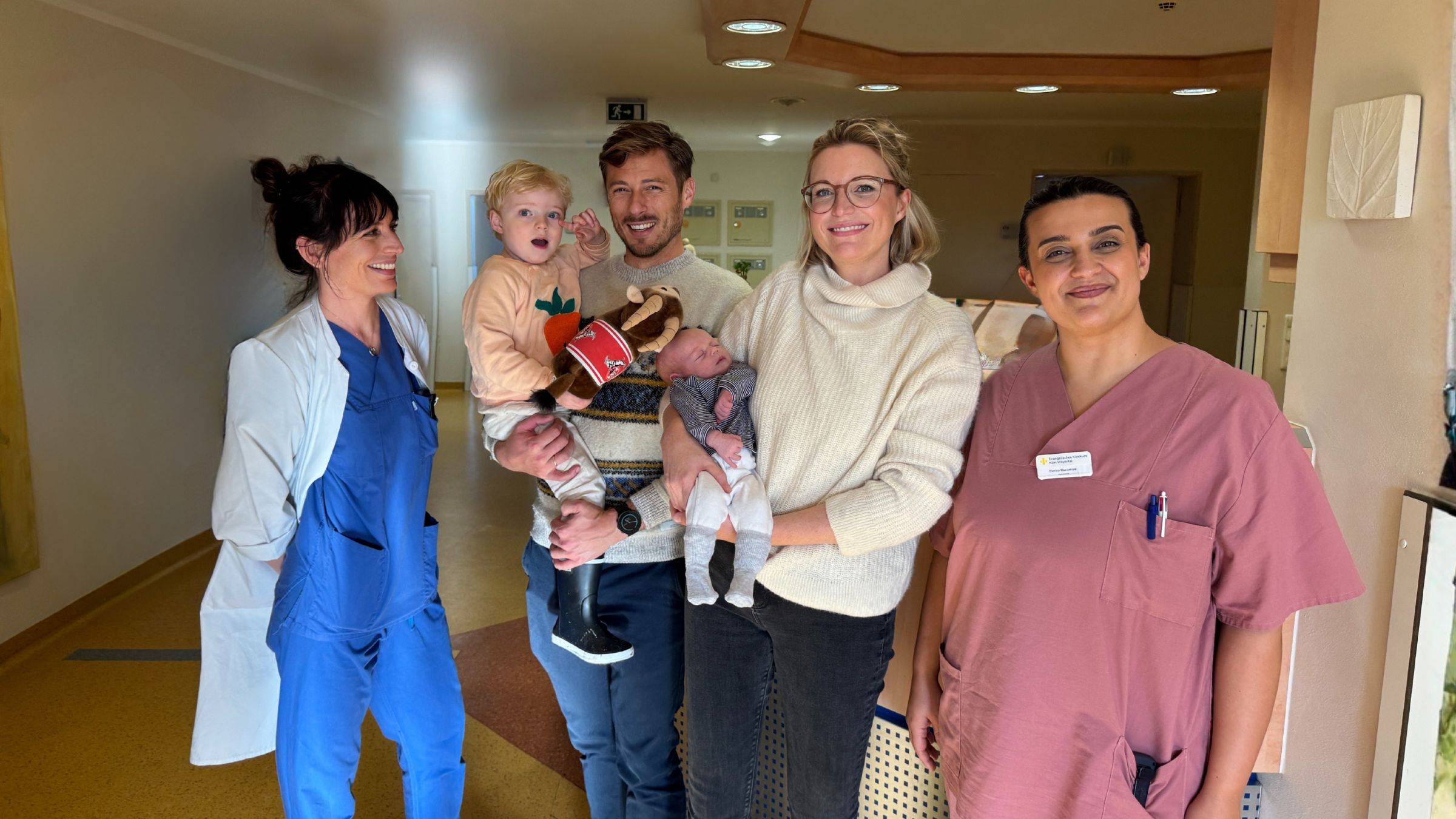 Ein-ganz-besonderer-Moment-im-Weyertal%3A-Das-10-000--K%C3%B6lner-Kind-wurde-im-Evangelischen-Klinikum-K%C3%B6ln-Weyertal-geboren