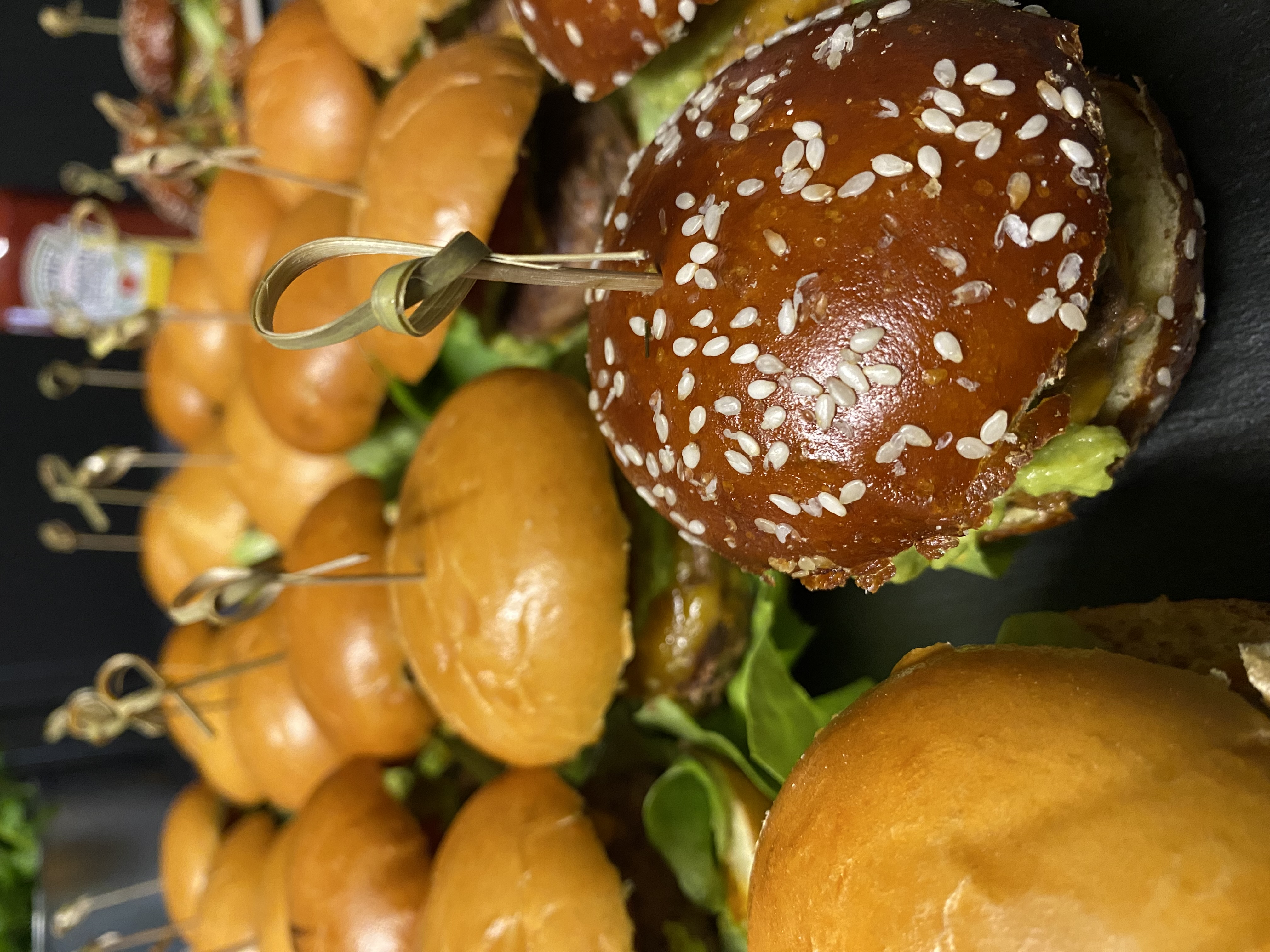 Taste-Local-Live-Catering-aus-K%C3%B6ln%3A-Genuss-and-Erlebnis-f%C3%BCr-Hochzeiten%2C-Jubil%C3%A4um-und-Firmenfeiern