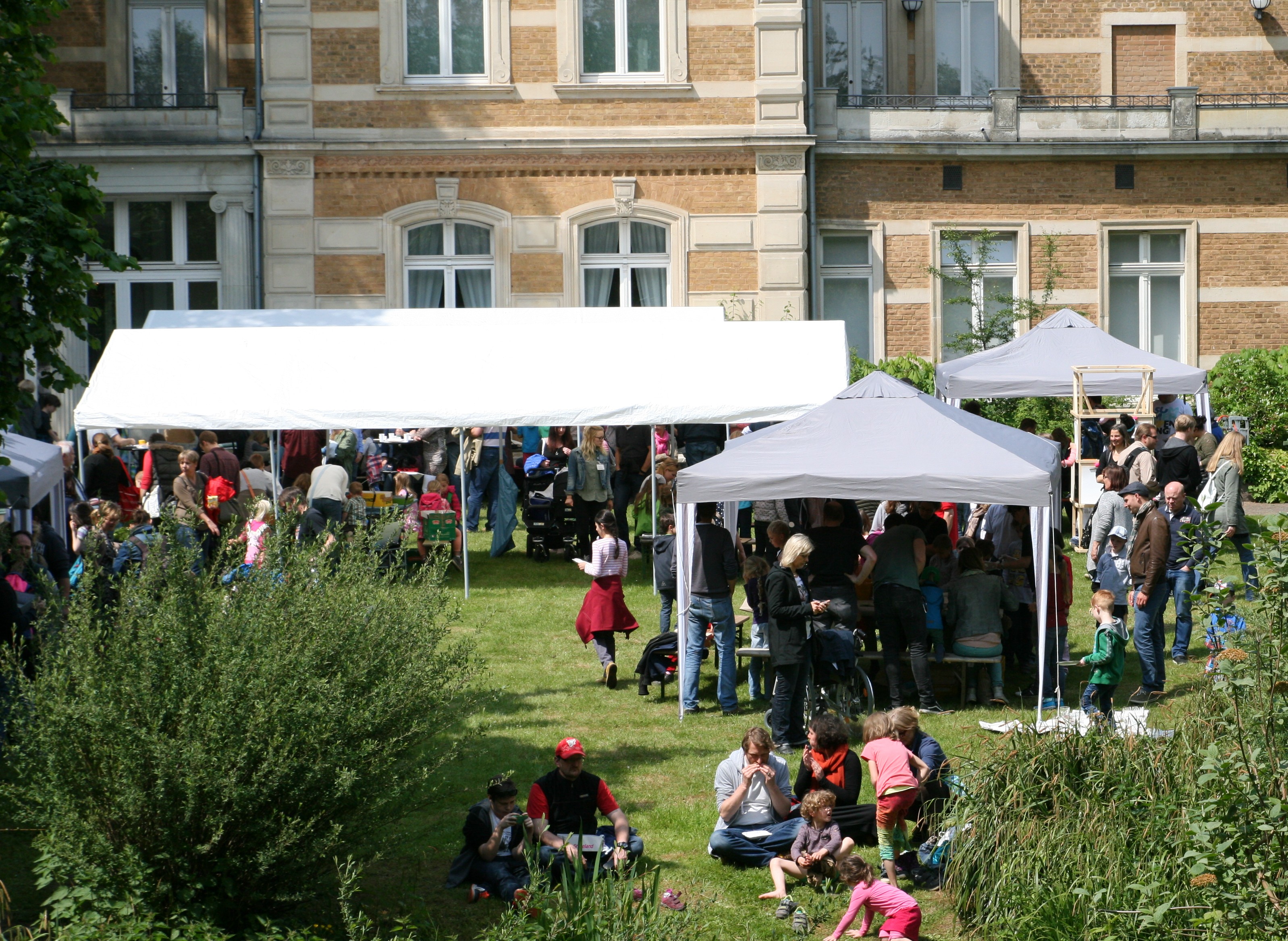 Kinderkünstlerfest am 28. Juli auf der Wiese der Villa Zanders