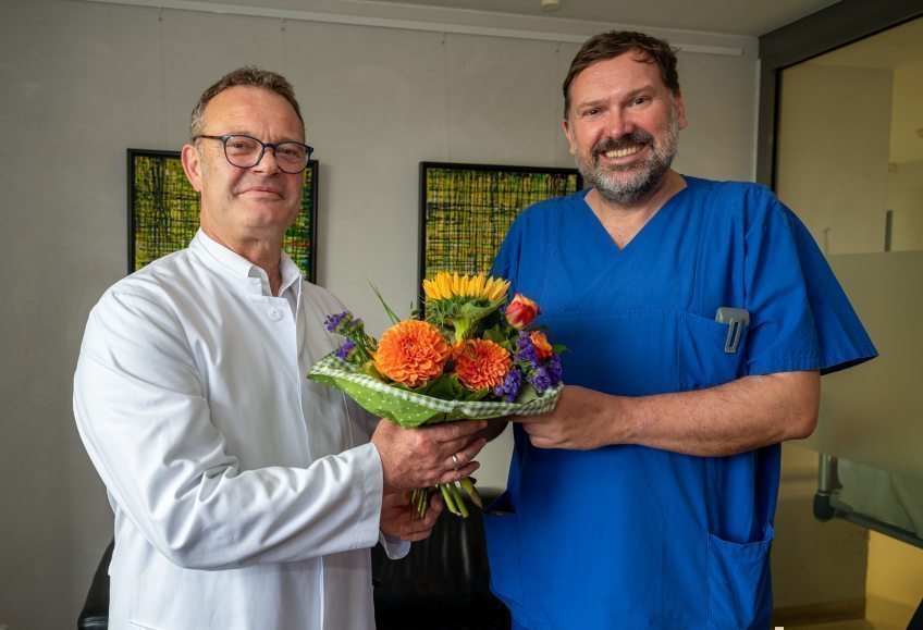 Chefarzt seit zwei Jahrzehnten Evangelisches Krankenhaus Bergisch Gladbach: Dr. med. Manfred Molls leitet seit 20 Jahren die Klinik für Anästhesie und Intensivmedizin
