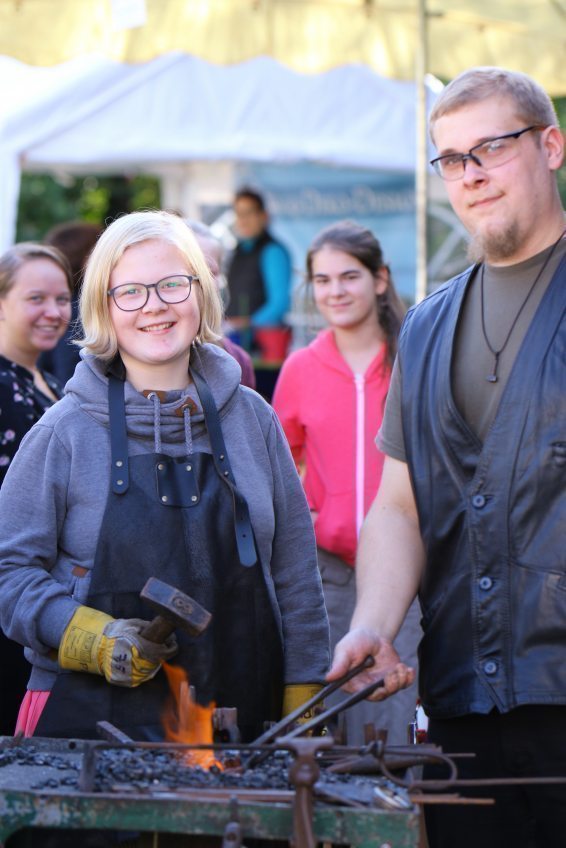 Herbstmarkt auf Schloss Eulenbroich  Kunsthandwerkermarkt vor traumhafter Schlosskulisse 1.-2. Oktober 2022