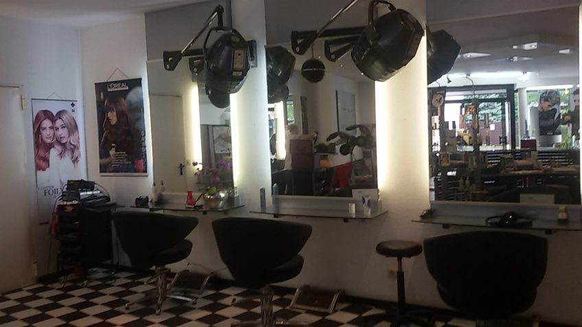 Friseurstudio Breuer in Refrath mit neuen Frisurentrends für den Herbst/Winter 2025/26 und auch für die Weihnachts- und Sylvesterfeste und festliche Anlässe