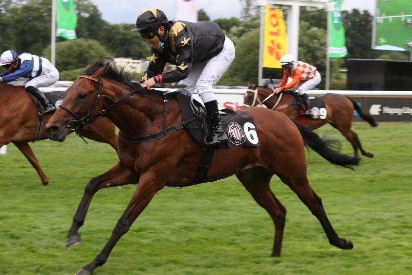   Treffen der Galopp-Talente beim BBAG Auktionsrennen, Spendenaktion für Filip Minarik und Picknick-Konzerte auf der Galopprennbahn Samstag, 1. August