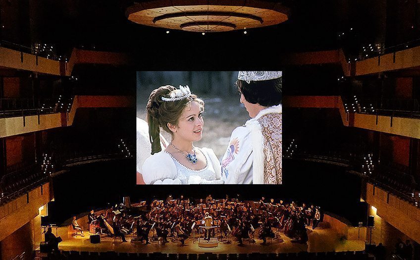 Drei Haselnuesse für Aschenbrödel - Filmmusikabend mit Orchester 27. und 28. Dezember 2023 Kölner Philharmonie Drei Haselnuesse für Aschenbrödel - Filmmusikabend mit Orchester 27. und 28. Dezember 2023 Kölner Philharmonie